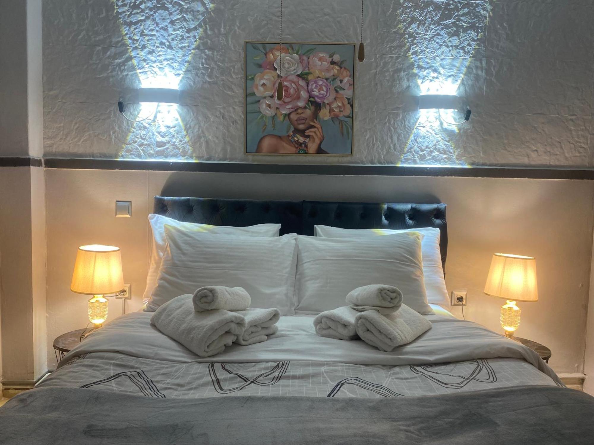 Anna Maria Greek Filoxenia Apartment Piraeus Bagian luar foto